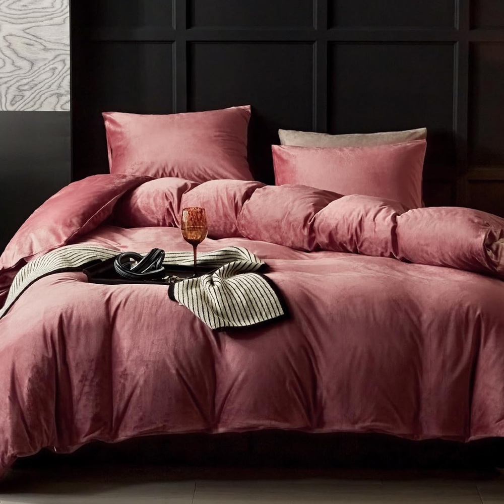 🆕 3 piece Pink Velvet Duvet Cover Set in size KING